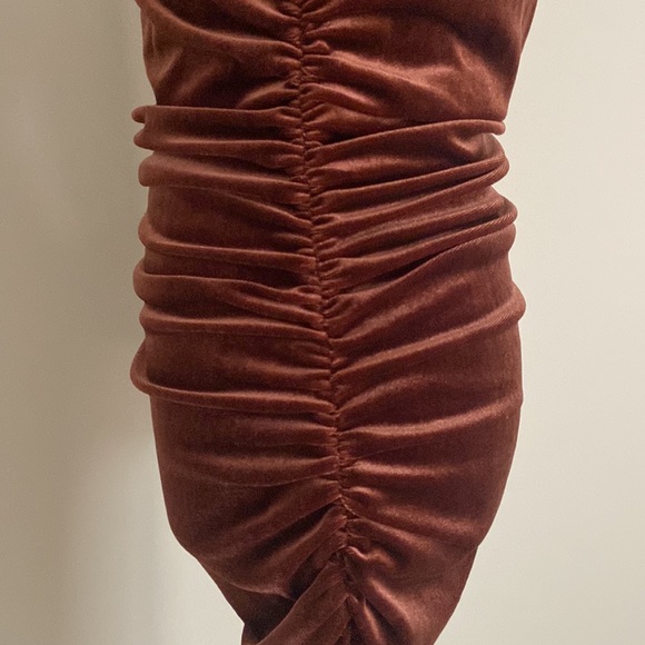 SHEIN dress in a size 4 is a rust color in excellent condition - Picture 5 of 5